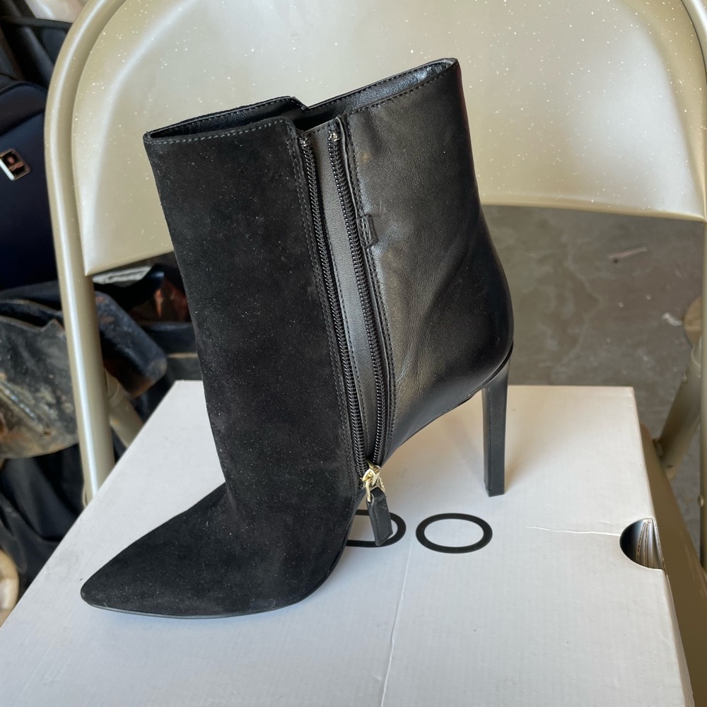 Heeled black bootie - BRAND NEW